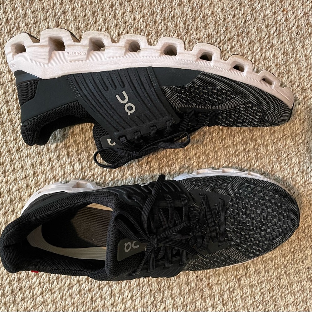 ON running Cloudswift men’s size 9